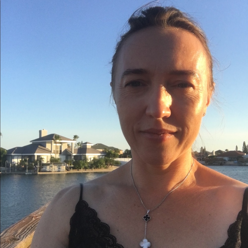 Meet your Posher, Helen